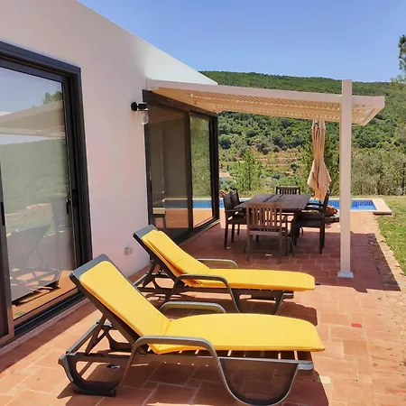 别墅 Casa-alfarobeira-villa-with-splendid-views-and-private-pool-for-4p-baby São Bartolomeu de Messines