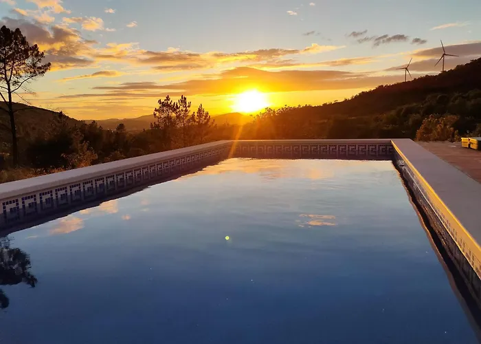 Casa-alfarobeira-villa-with-splendid-views-and-private-pool-for-4p-baby * São Bartolomeu de Messines